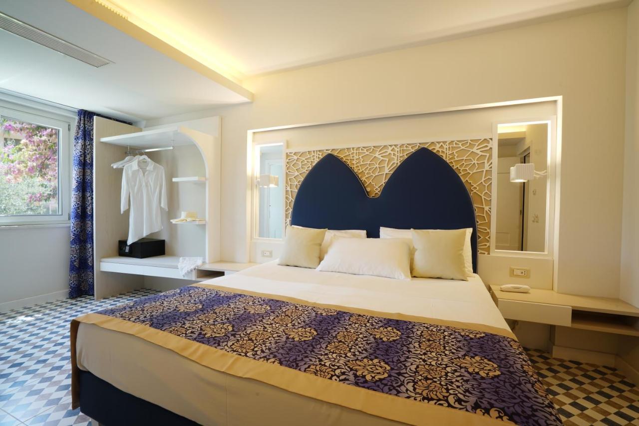 Suite Hotel L'Oasi Di Riaci (Adults Only) Santa Domenica  Eksteriør bilde